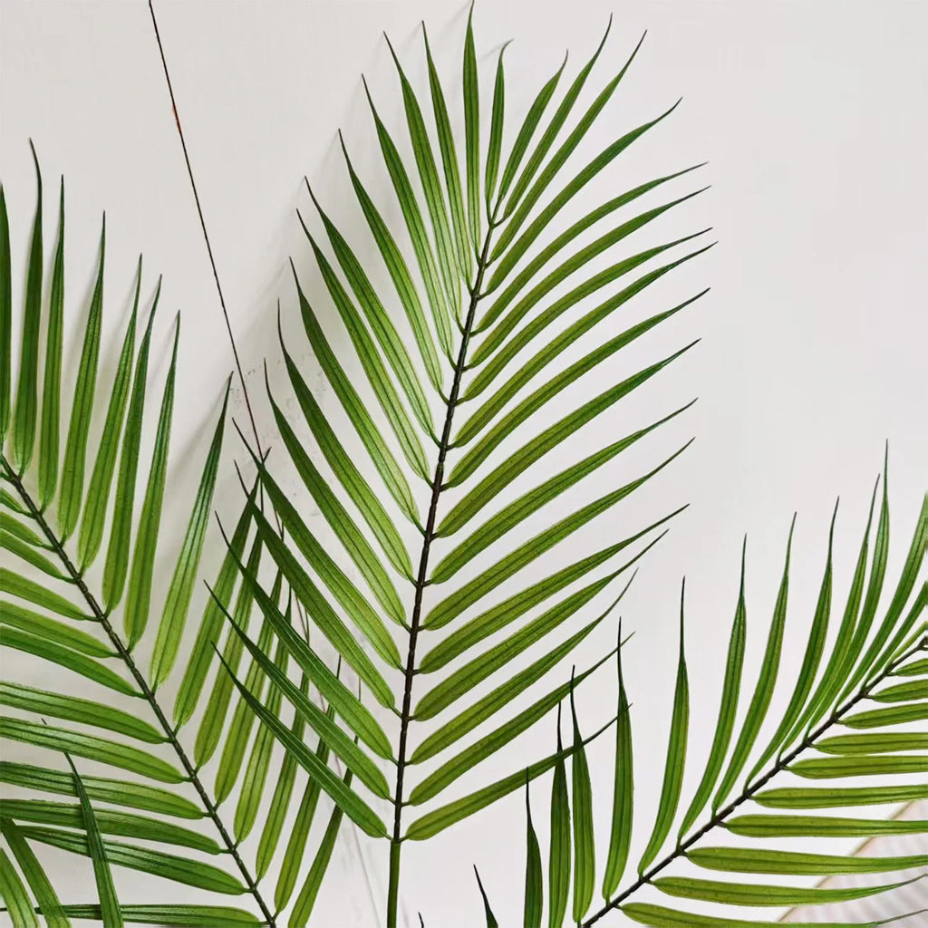 Branche de palmier artificielle de 80 à 190 cm avec pot en plastique, décoration d'intérieur et d'extérieur pour la maison, le jardin, la chambre ou un magasin.